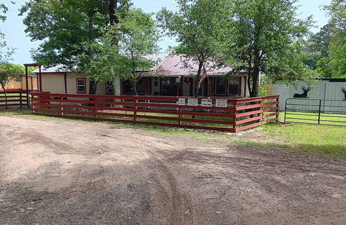 Zavalla Cabin | Lake Sam Rayburn Cabins #1 at Monterrey Park an Boat Launch Lake Sam Rayburn