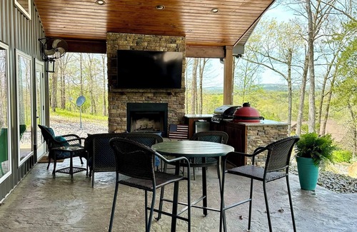 Royal House | Lake Season is not over! Lovely 3-bedroom Lake House near Ouachita and Oaklawn