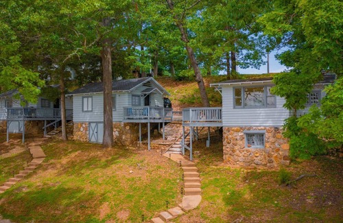 Lake Ozark Cabin | Lake Shore Fishing Cabins, 4 units together, boat slips/dock/ramp/fire pit, patio decks