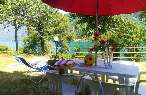 Idro Apartment | Lake shore with garden
