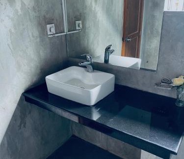 Nawala House | Lake Side Bliss