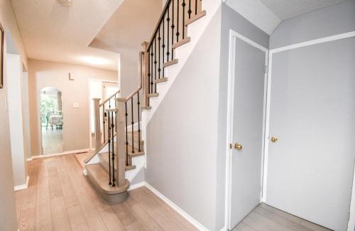 Alcona House | Lake Simcoe 4 Bedroom Family Home Ideal Toronto Area Retreat