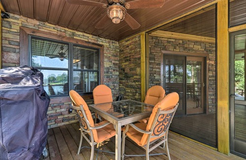 Milledgeville Cabin | Lake Sinclair Cabin with Boat Dock & 2 Decks!