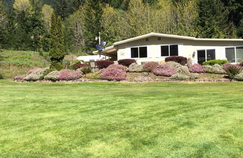 Port Angeles House | Lake Sutherland Home, Hot Tub, Private Dock, 2 Acres, Bunk House/Game Room!