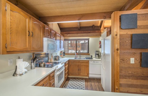 Truckee House | Lake Tahoe - Beautiful 2 bd/3ba at Northstar ski resort!