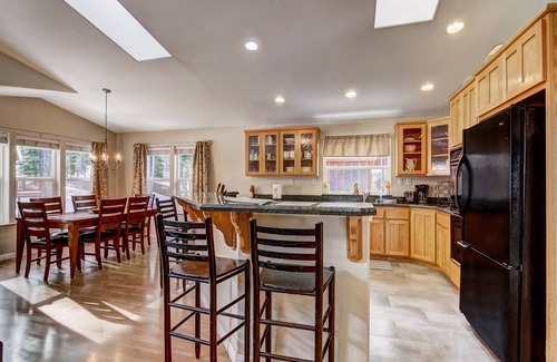 Montgomery Estates House | Lake Tahoe Golden Bear Retreat Hot Tub, Pet Friendly fall discounts in place
