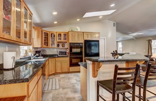 Montgomery Estates House | Lake Tahoe Golden Bear Retreat Hot Tub, Pet Friendly fall discounts in place