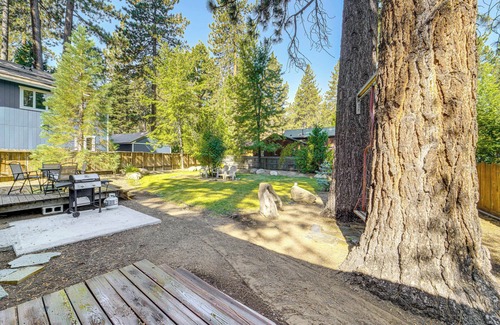 Tahoe Vista House | Lake Tahoe Home: Walk to Beach & Kayak Rentals!
