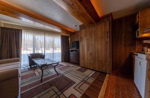 Tahoe Vista Hotel | Lake Tahoe/Studio w/Kitchenette, Outdoor Pool, Beach, Free Parking!
