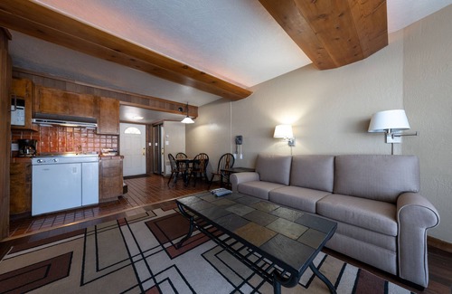 Tahoe Vista Hotel | Lake Tahoe/Studio w/Kitchenette, Outdoor Pool, Beach, Free Parking!