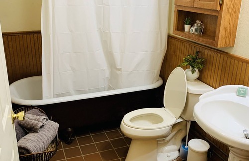 Mead Apartment | Lake Texoma is 2 minutes away from this cozy studio apartment.