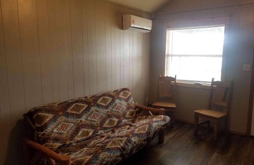 Mead Cabin | Lake Texoma Lakefront Cabin - South of the Border