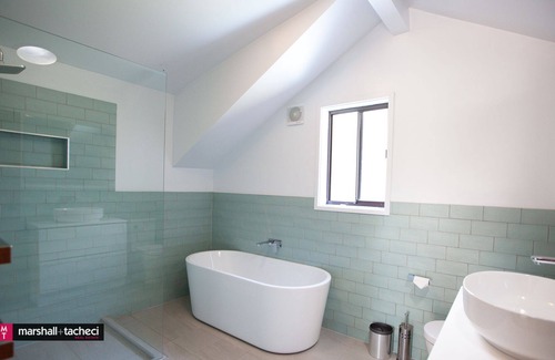 Wallaga Lake House | Lake Therapy 1 Fairhaven Point Way- Quiet lakeside. Bermagui