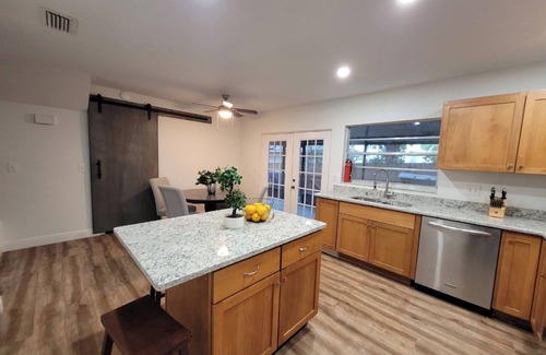 Bearss Plaza House | Lake Townhome w/Pool near USF, Busch Gardens, Moffitt and Tampa