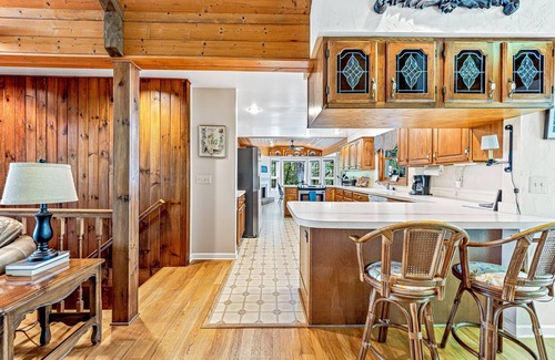 Lake Toxaway House | LAKE TOXAWAY ESTATES-Lake & Mountain Views