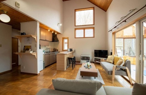 Toya House | Lake Toya Terrace House