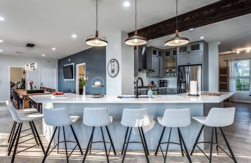 Travis Landing House | Lake Travis Bachelorette Pad: Pool, Hot Tub & Fun, Game Room