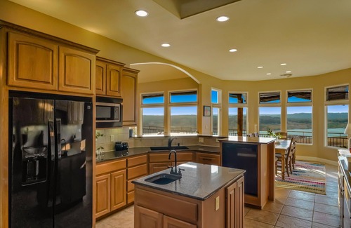 Lago Vista House | Lake Travis Chic with MILES of views and Awesome amenities
