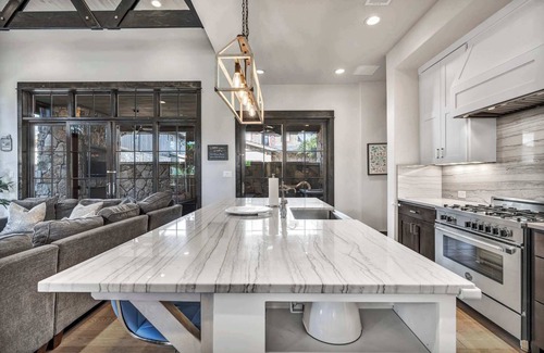 Spicewood House | Lake Travis Cottage | Hot Tub | Pickleball | BBQ