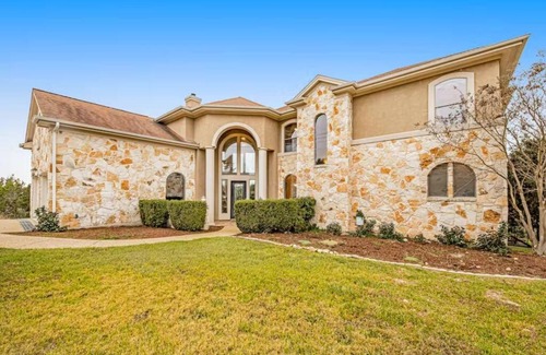 San Marcos House | Lake Travis Luxury Escape - Austin, TX