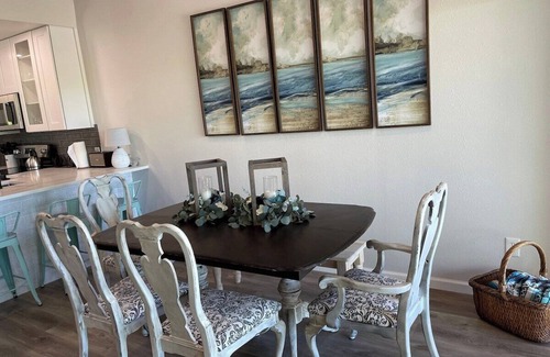 Point Venture House | Lake Travis townhome-Pool-Marina-Boat ramp-Golf