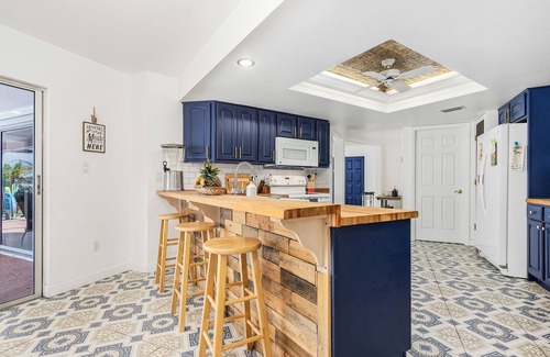Fort Myers House | Lake Veiw, Great Location, Kayaks & Pool - Villa Royale - Roelens Vacations