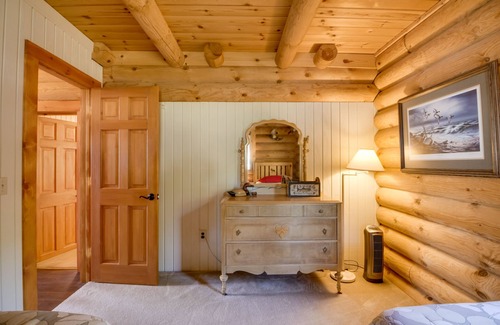 Ely Cabin | Lake Vermilion Cabin w/ Private Dock + Fire Pit!