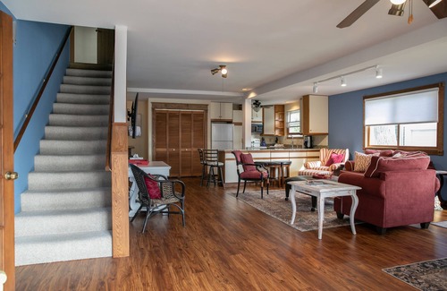 Fontana-on-Geneva Lake House | Lake View House/Heart of Fontana/Steps to the Lake & walking distance to it all!