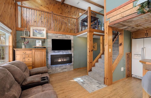 Lampe Ski Chalet | Lake View 3 decks, Table Rock Shoreline Community