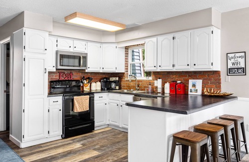 Kalkaska House | Lake View & Access/Hot Tub/5000 Arcade Games/Pool Table/Pontoon for Rent