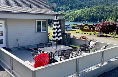 Maple Grove House | Lake View and Access, Close to National Parks