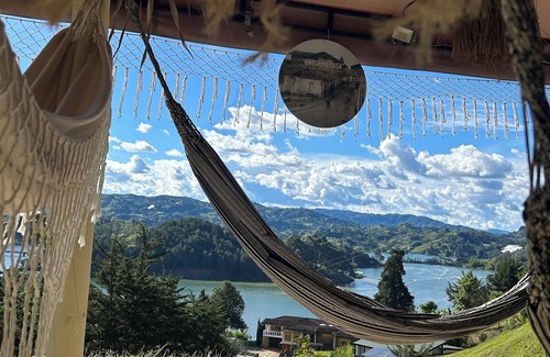 El Penol Apartment | LAKE VIEW APPARTMENT 6 TO 10 PEOPLE. FULL. WITH JACUZZI INSIDE AND OUTSIDE.