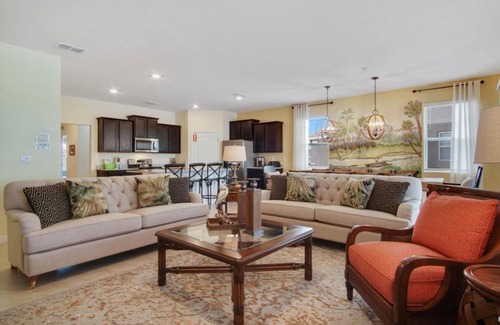Loughman Cottage | Lake View at Solterra 7 Bdrms, Sleeps 18