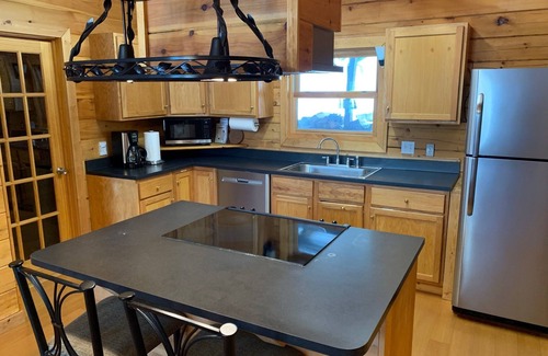 Alpine Lake Ski Chalet | Lake View Chalet in Alpine Lake Resort