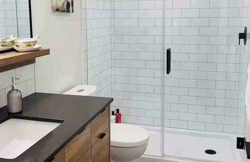 Downtown Kelowna Apartment | Lake View Condo 2 in Kelowna