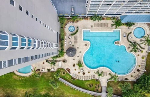Florida Central Atlantic Coast Apartment | Lake view condo! Near Disney!
