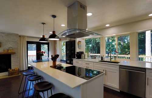 Anderson Island House | Lake View & Dock Access |Fast & Reliable Internet | Game Room | Pet Friendly