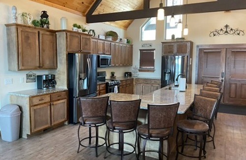 Branson Cabin | Lake View | Game Room | King Beds | Hot Tub | Pool
