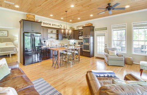 Silver Point House | Lake View Home in Silver Point Walk to Marina