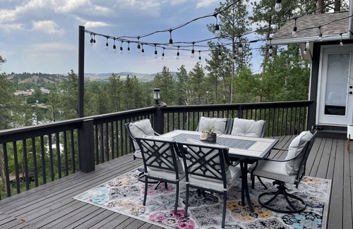 Rapid City House | Lake View Home near downtown and the black hills