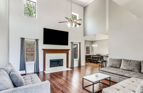 South Side House | Lake-view home with large, dog-friendly backyard - great South Side location