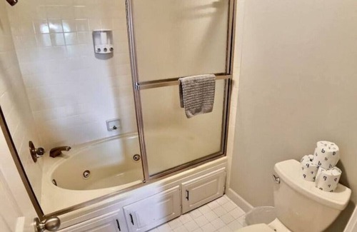 Holiday Island House | Lake View Lagoon~WiFi~Jacuzzi