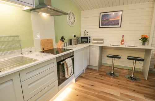 Potter Brompton Cottage | Lake View Lodge