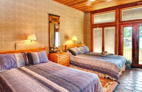 Negreet House | Lake view Lodge