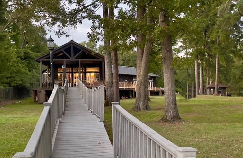 Negreet House | Lake view Lodge