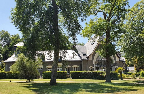 Linxe House | Lake view loft rental 5 people Château Belle Epoque Landes