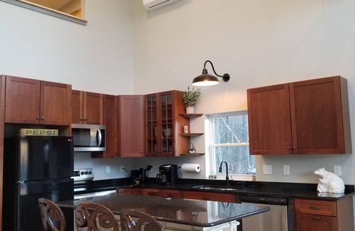 Lynn House | Lake view on Lake Lanier. House and garage apartment. Sleeps 10-12