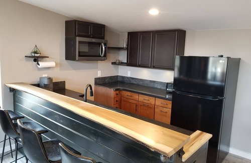 Lynn House | Lake view on Lake Lanier. House and garage apartment. Sleeps 10-12