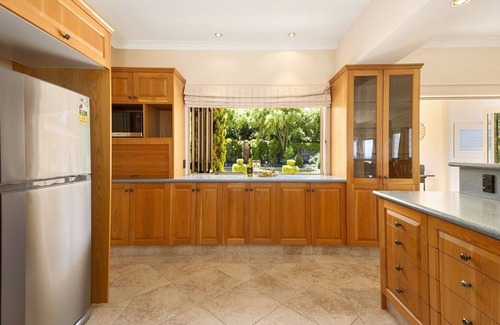 Hilltop House | Lake View, Plunge Pool, Close to town & Lake