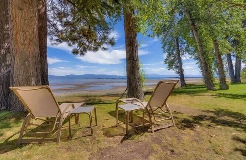 Tahoe Sierra Estates Condo | Lake View|Pool|Pier|Bouys|Pickleball|Walk to town